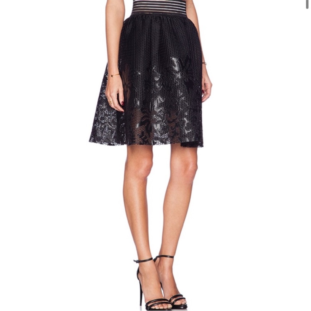 Sam Edelman Black Floral Applique Mesh Skirt Elastic Size Small